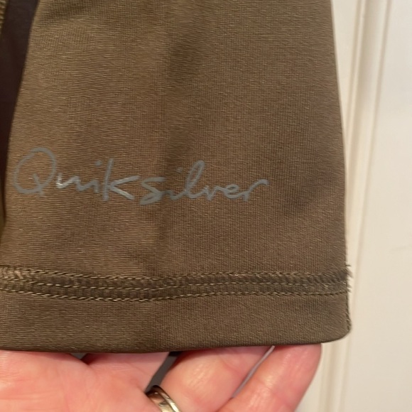 Quicksilver 🔥sale🔥⭐️ shirt - Picture 3 of 7